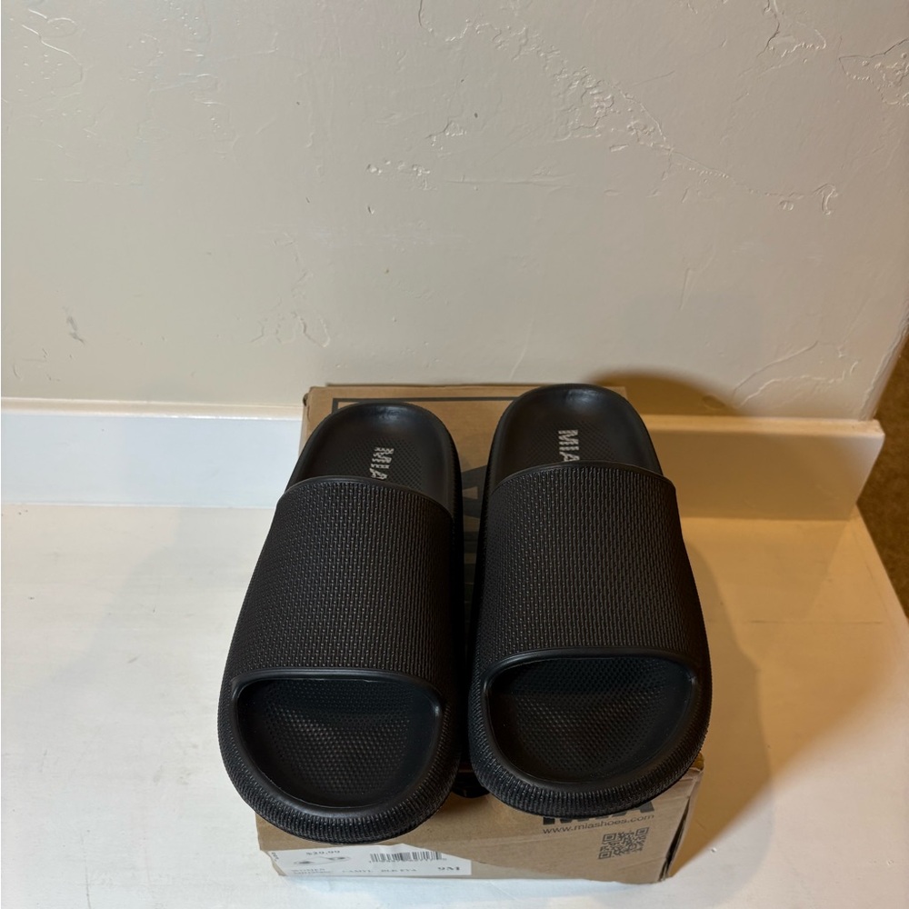 MIA Black Slide Sandals